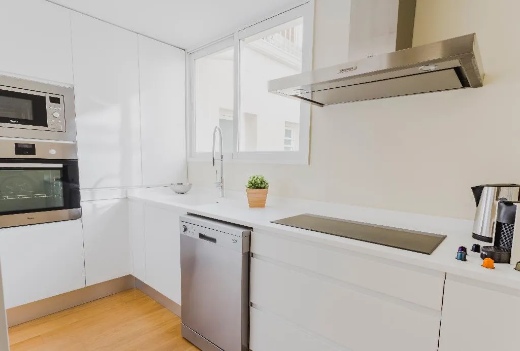 APARTMENT CAPACITY 5 THREE BEDROOM Room, HQ Rooms San Vicente, Valencia