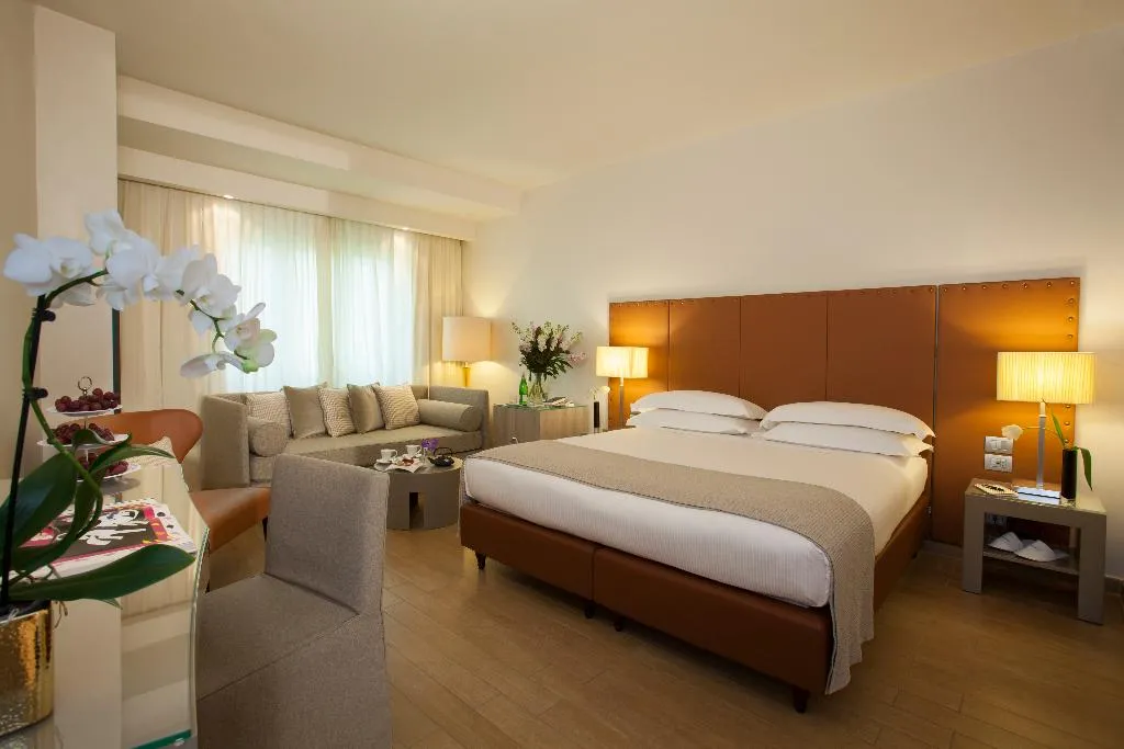 JUNIOR SUITE STANDARD Room, Starhotels Michelangelo Firenze, Florence