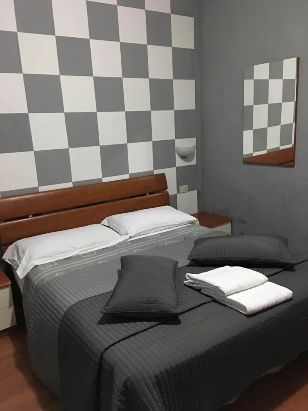 Room, Hi Termini, Naples