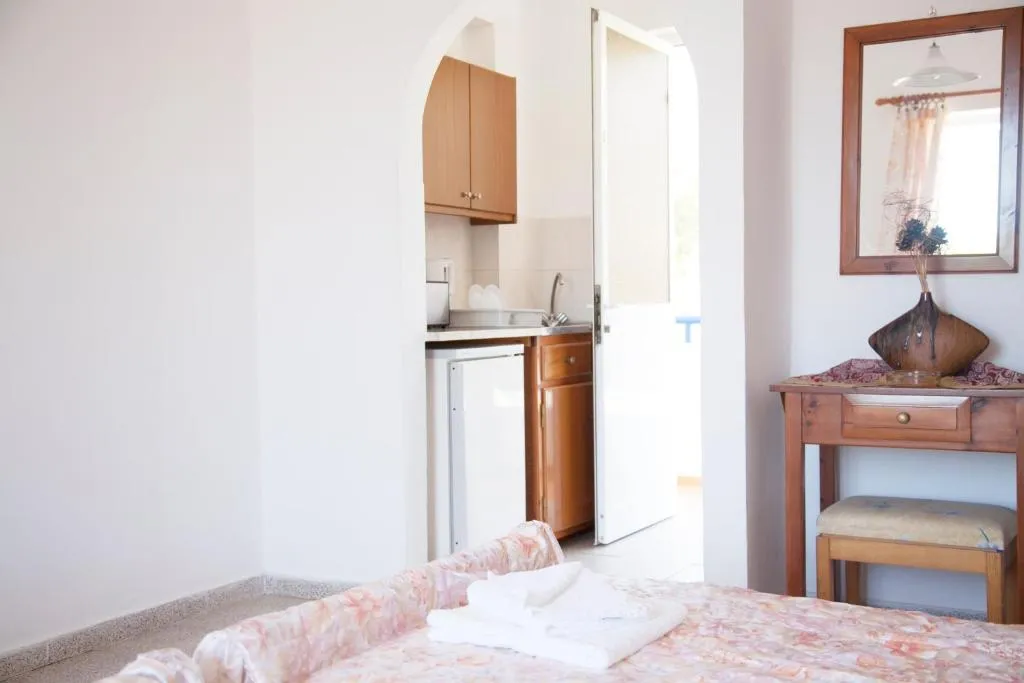 STUDIO STANDARD Room, Maritsa Studios, Kos