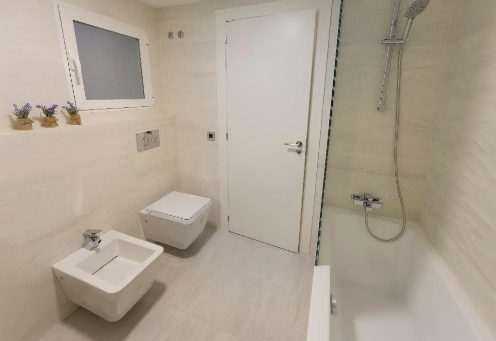 APARTMENT THREE BEDROOMS Room, HQ Rooms San Vicente, Valencia