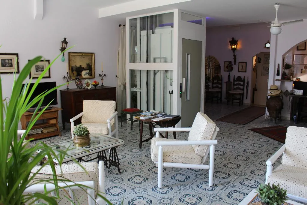 Lobby, Villa Mora, Catania