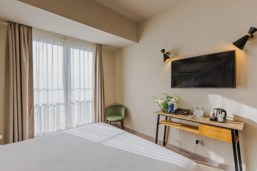 Double or Twin SUPERIOR Room, Grand hotel Mediterraneo, Florence