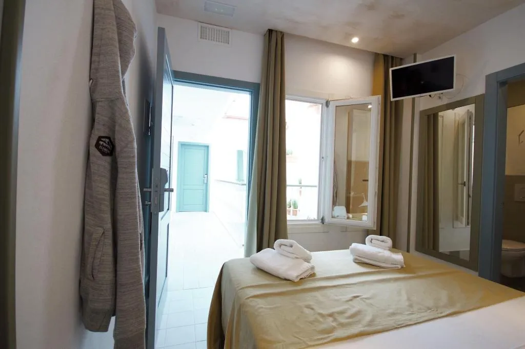 Room, Hostal Gravina, Costa De La Luz