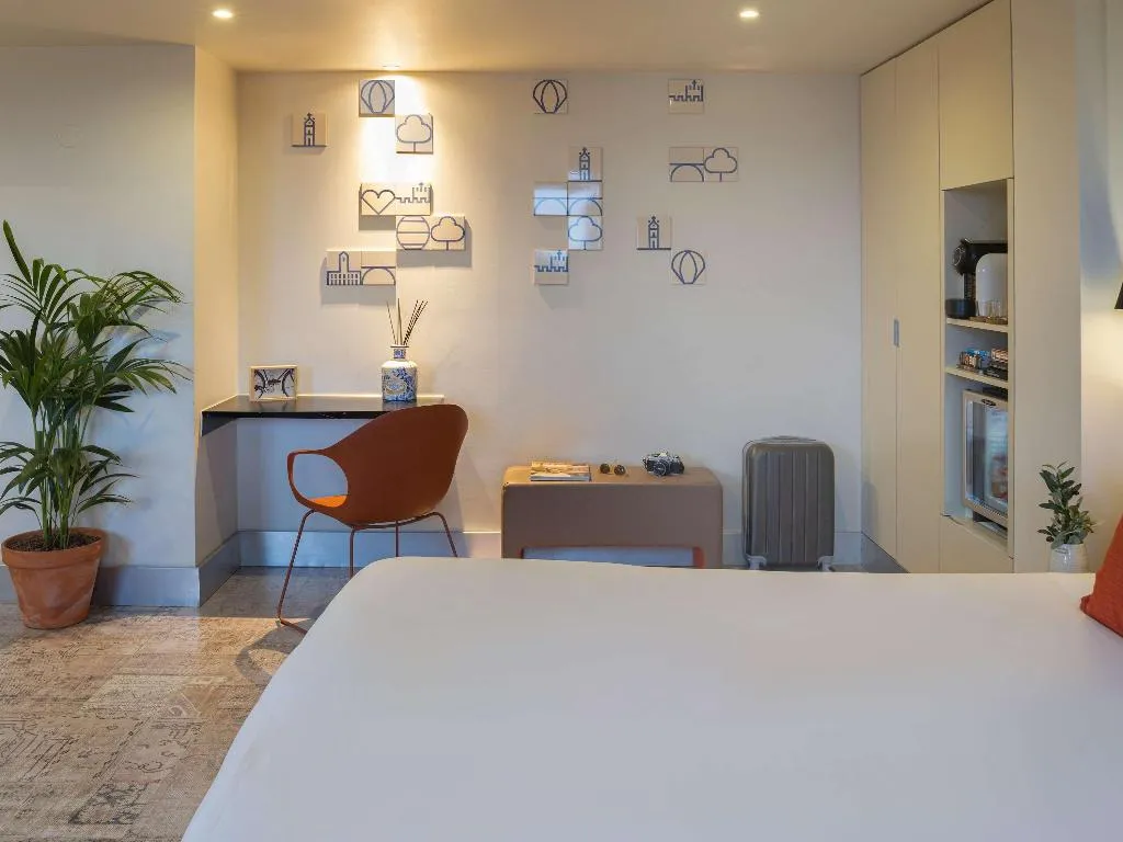 JUNIOR SUITE WITH DOUBLE BED Room, Mercure Porto Centro Santa Catarina, Porto