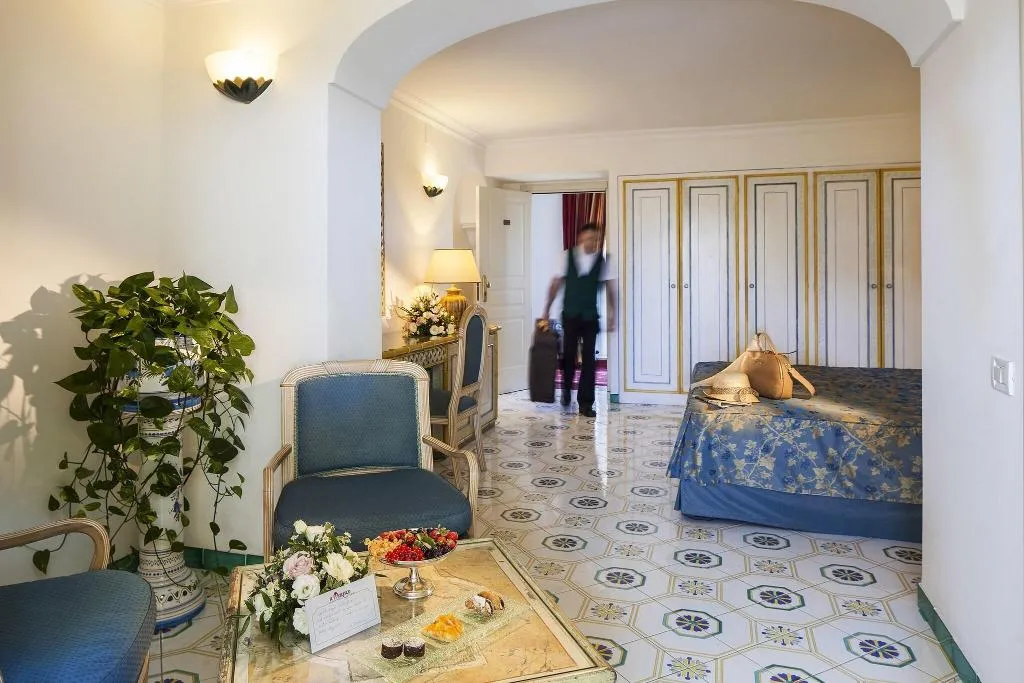 Room, Grand Hotel il Moresco, Naples