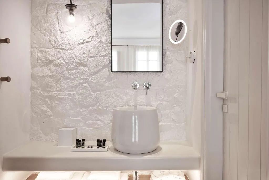 SUITE DELUXE WITH PRIVATE POOL Room, Radisson Blu Euphoria Resort, Mykonos