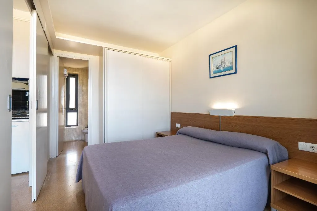 APARTMENT TWO BEDROOMS Room, Comtat Sant Jordi, Costa Brava