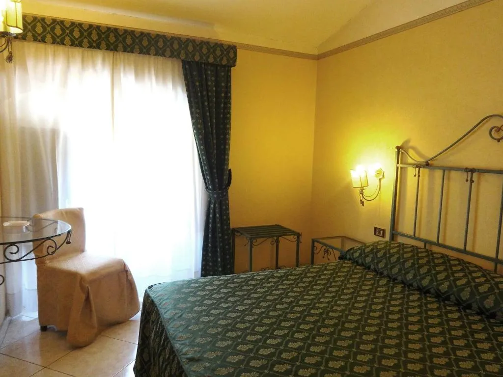 Room, Hotel Centrale Europa, Catania