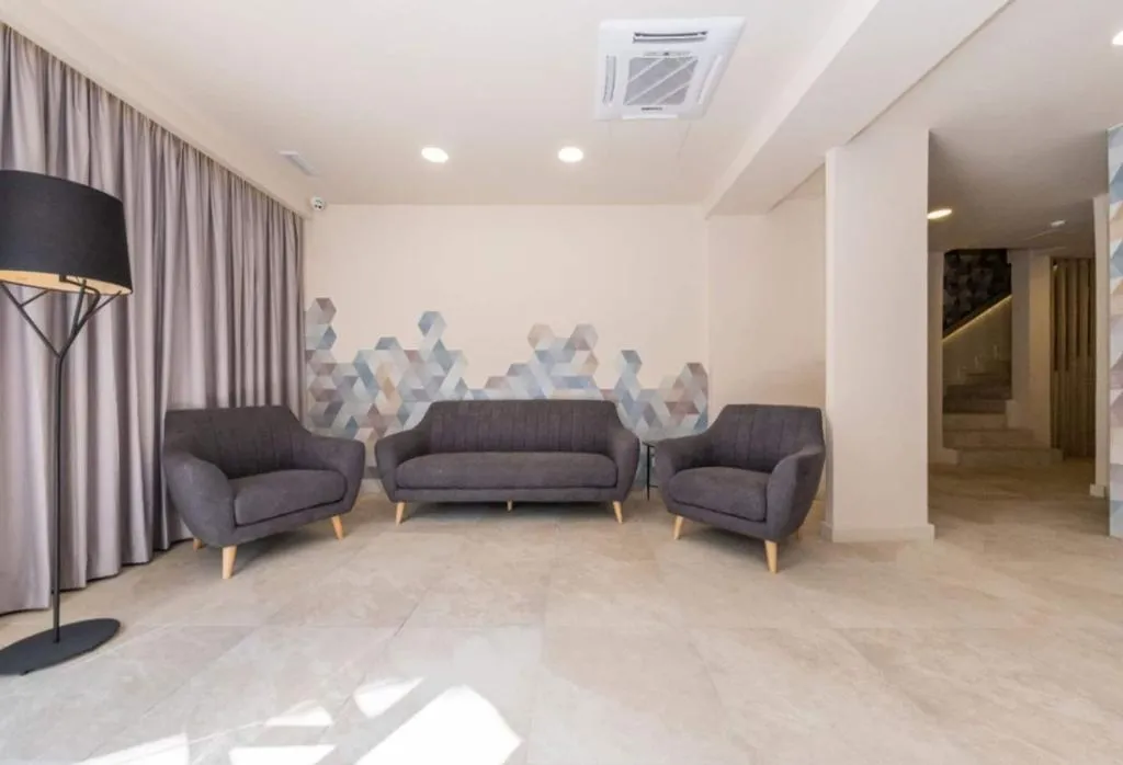 Lobby, Victori, Menorca