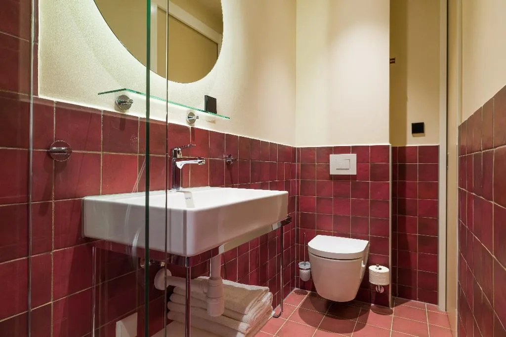 DOUBLE WITH DOUBLE BED Room, Poppies, Amsterdam