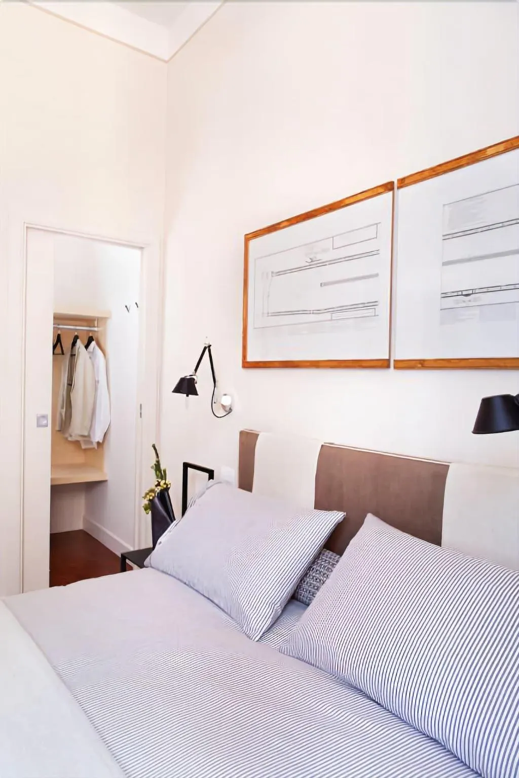Room, Mynavona, Rome