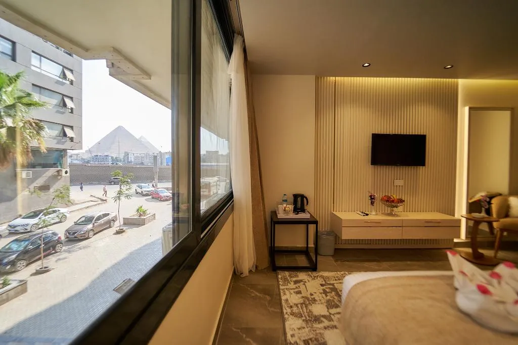 TWIN DELUXE Room, Gold's Pyramids Hotel, Cairo