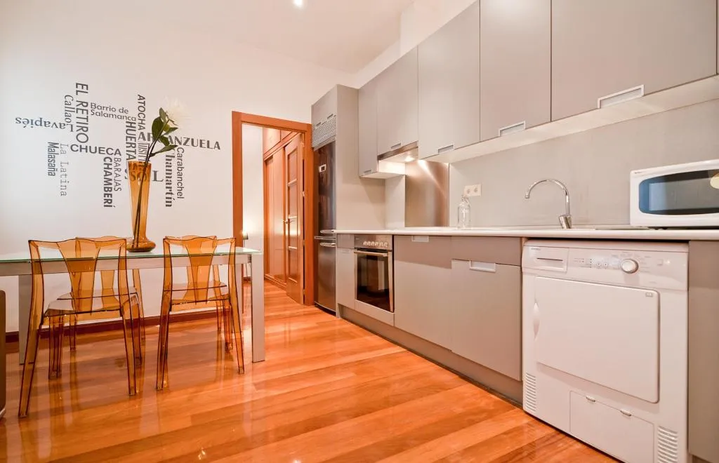 APARTMENT CAPACITY 4 Room, Smartr Madrid Atocha, Madrid