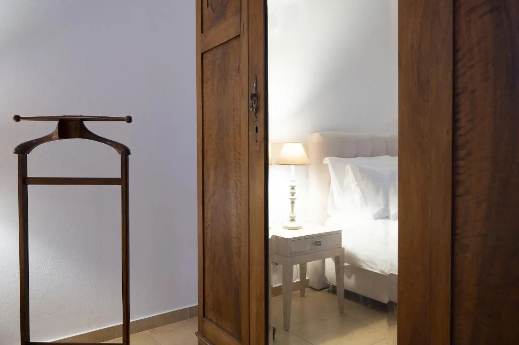 Room, Estate 1896, Santorini
