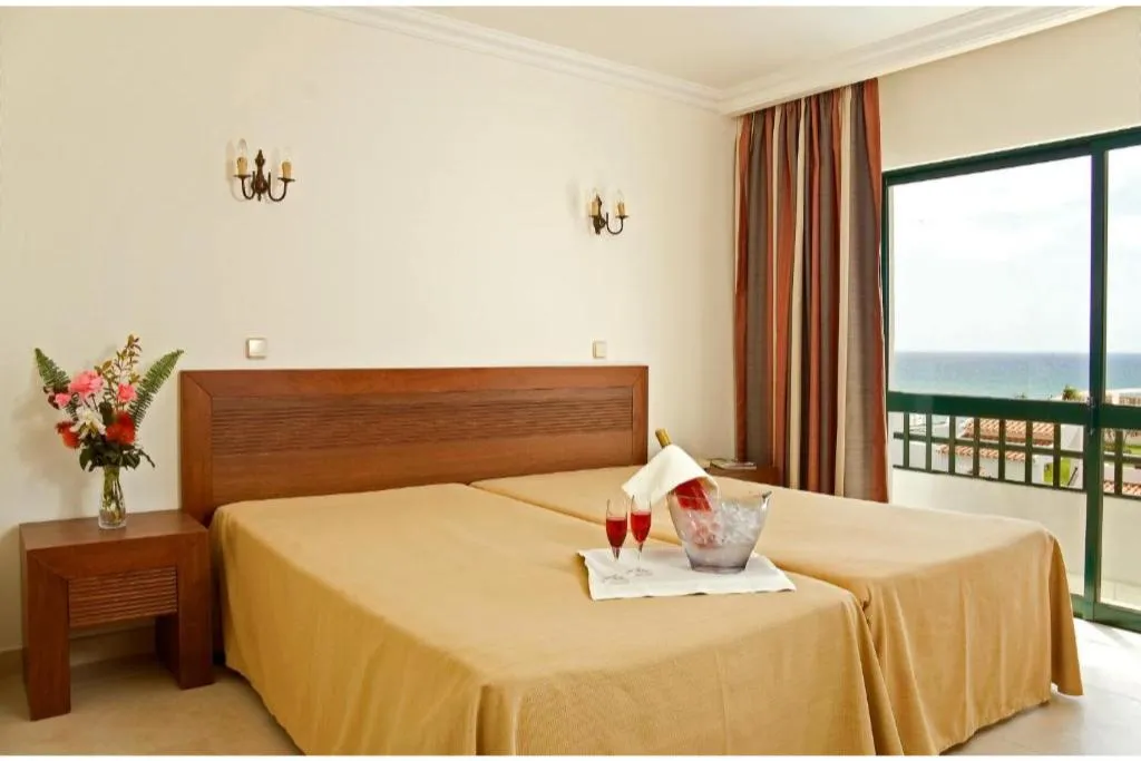 APARTMENT THREE BEDROOMS Room, Cerro Mar Atlântico, Algarve