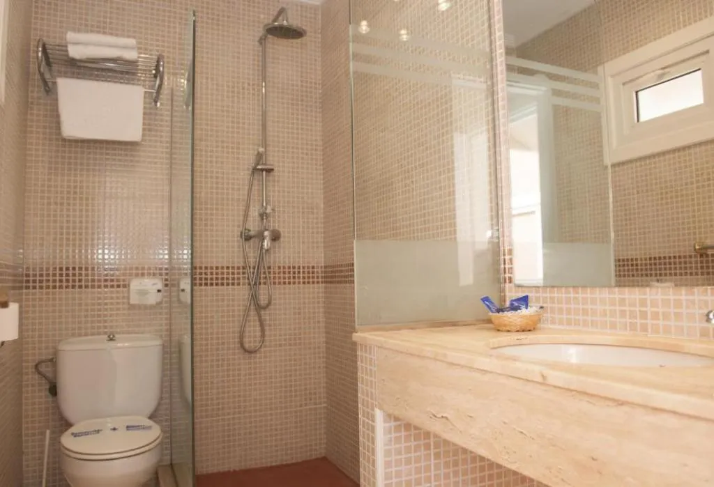 APARTMENT CAPACITY 4 ONE BEDROOM Room, Lloyds Beach Club, Costa Blanca