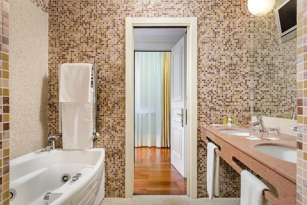 SUITE STANDARD Room, Eurostars Centrale Palace, Palermo