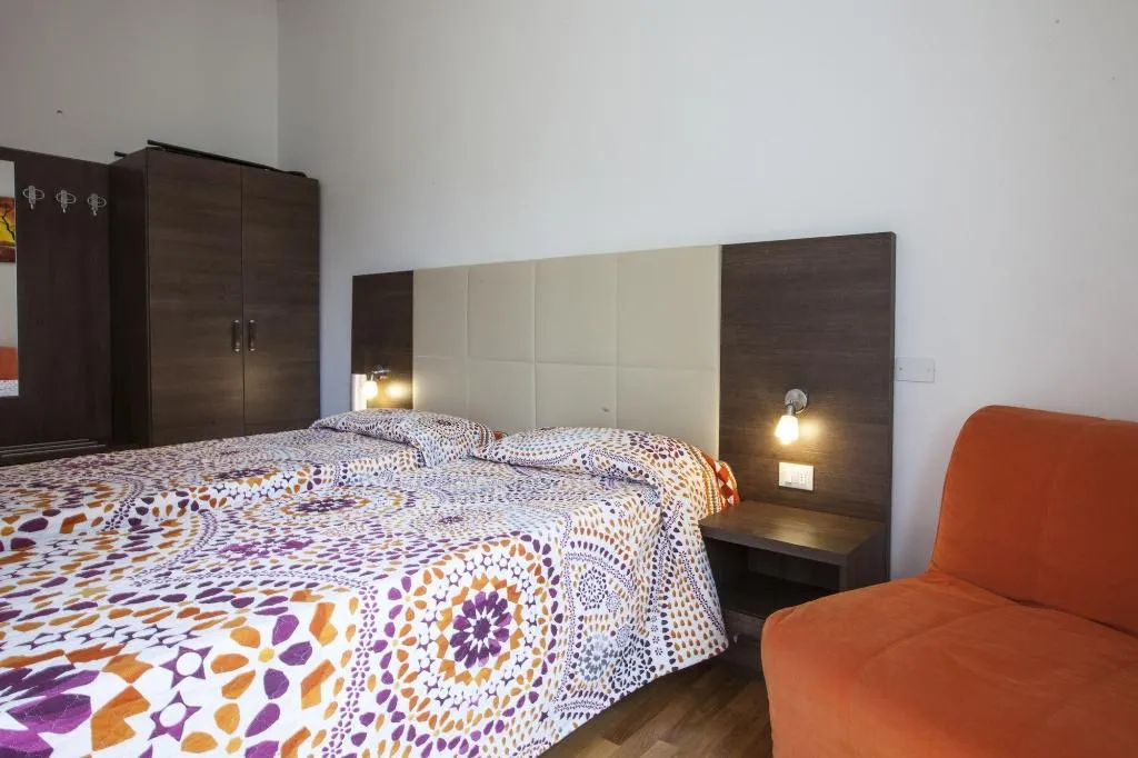 Room, Albergo Amalfi Milano, Milan