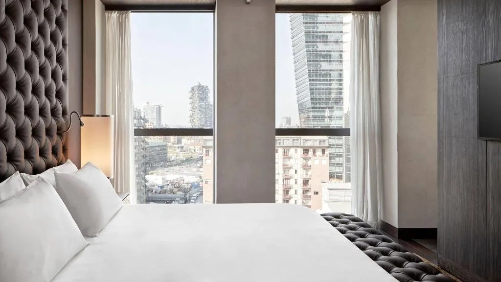 SUITE PREMIUM Room, Hyatt Centric Milan Centrale, Milan