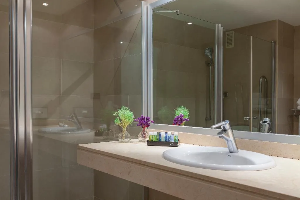 TRIPLE STANDARD Room, URH Ciutat de Mataró, Barcelona