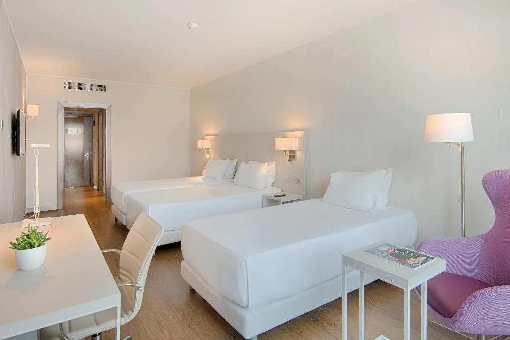 FAMILY ROOM CONNECTING ROOM Room, NH Lecco Pontevecchio, Milan