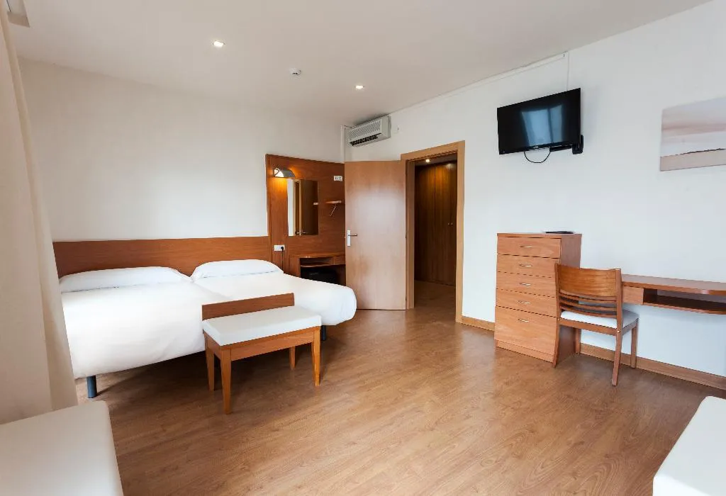 QUADRUPLE STANDARD Room, Hotel Blanes Horitzó by Pierre & Vacances, Costa Brava