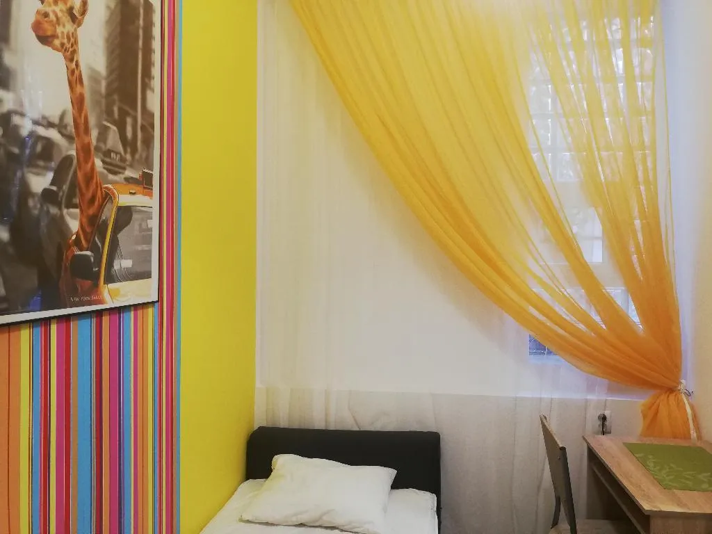 SINGLE WITH SHARED BATHROOM Room, Lorf Hostel&Coffee, Krakow