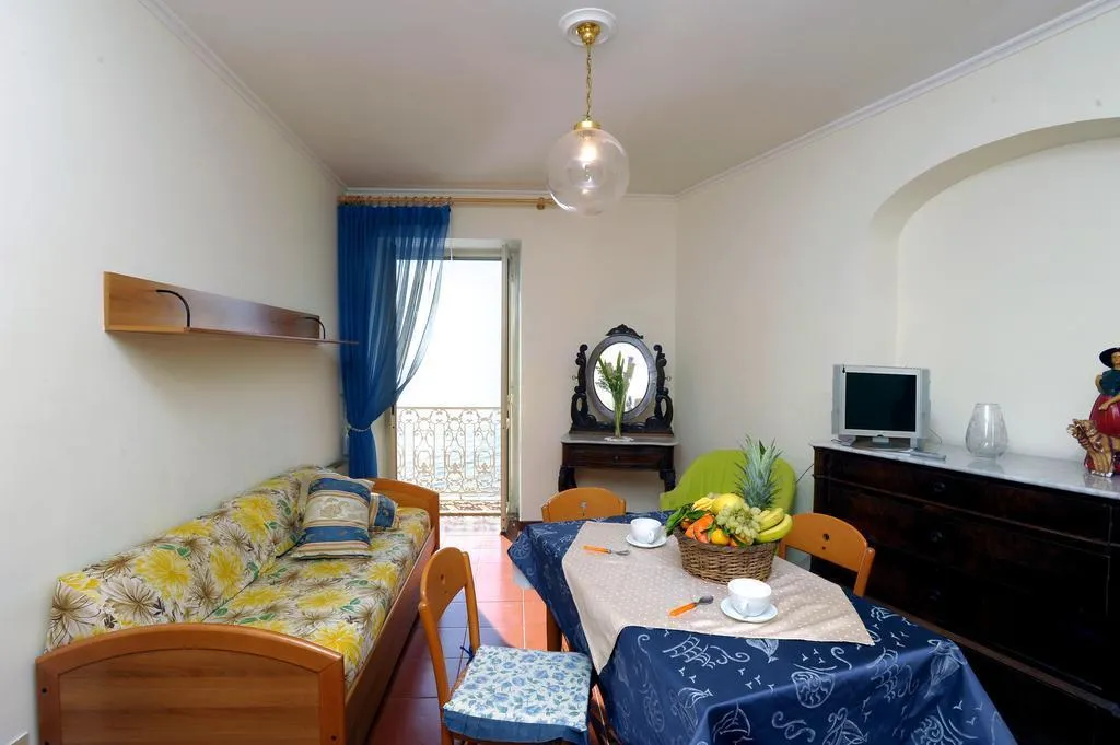 General view, B&B Camere Con Vista, Naples