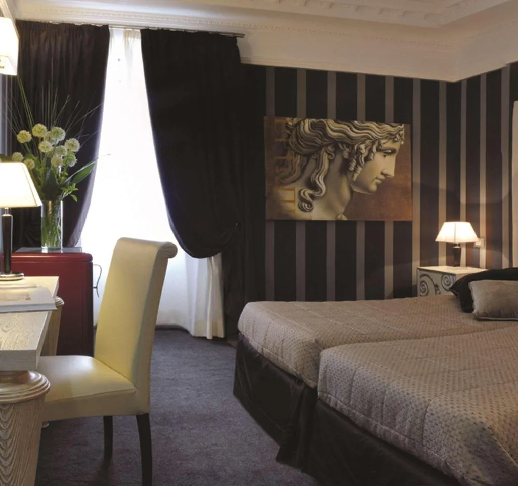 Room, Atlante Star, Rome