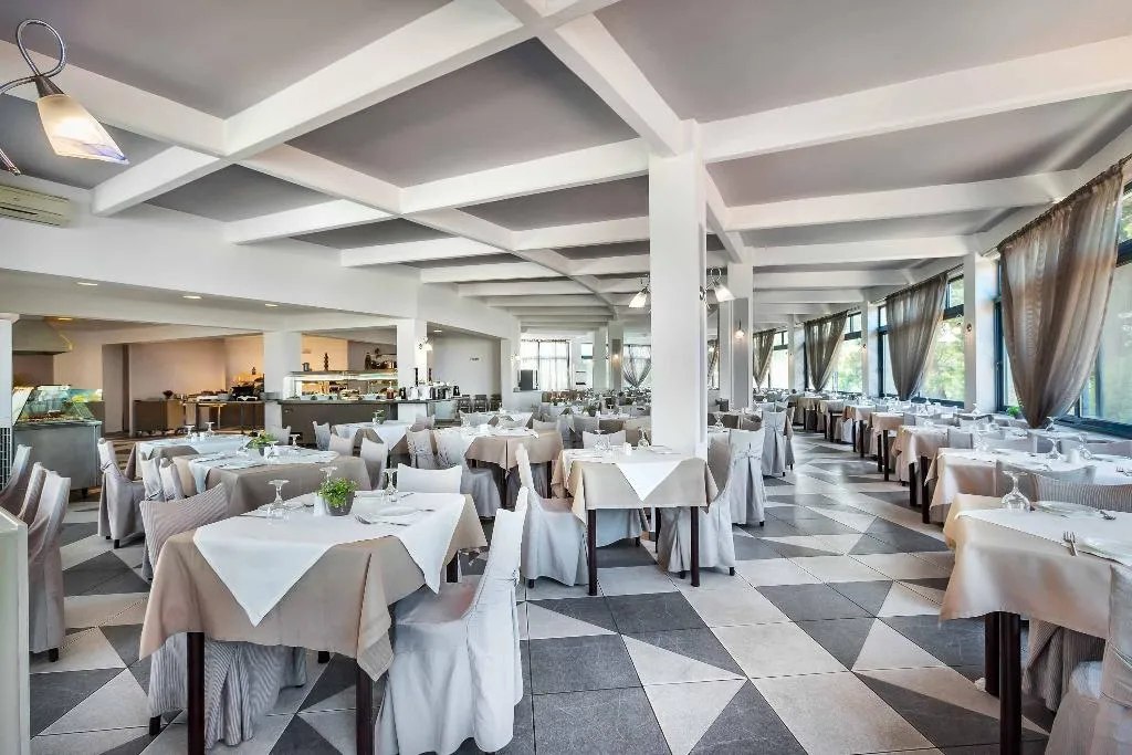 Restaurant, Atrium, Halkidiki