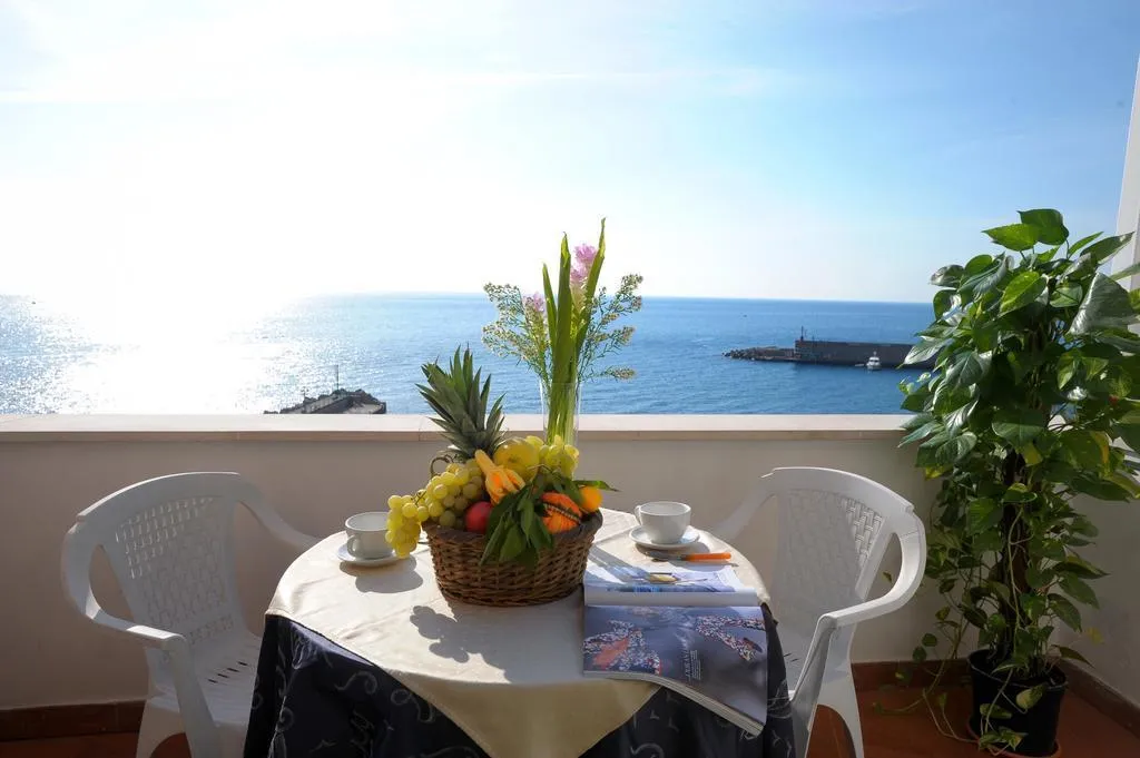 General view, B&B Camere Con Vista, Naples