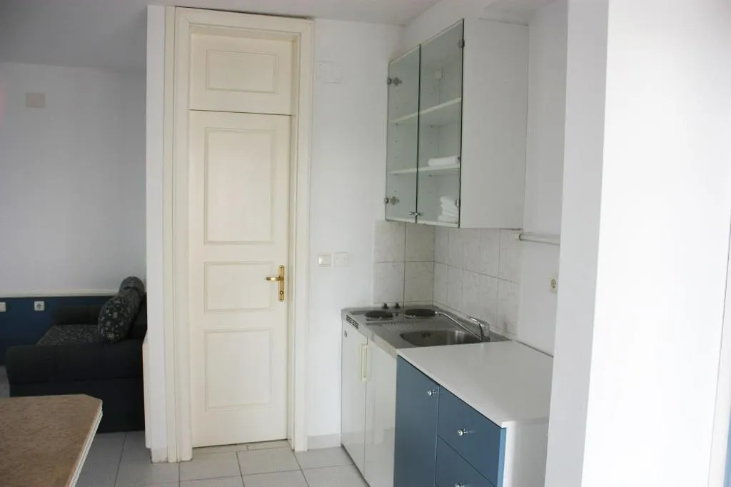 Room, Ivan, Split