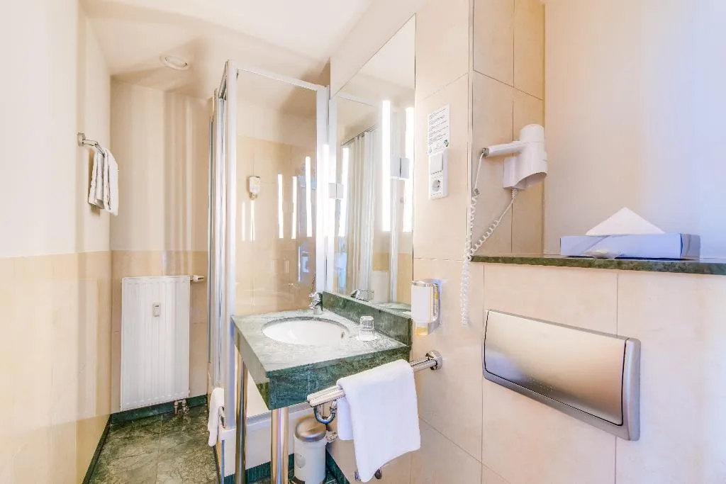 SINGLE STANDARD Room, Come Inn Berlin Kurfurstendamm Opera, Berlin