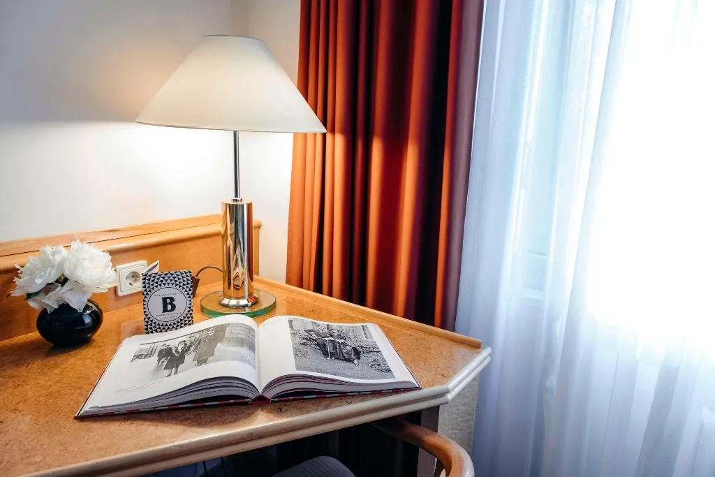 Room GRAND DELUXE Room, Vignette Collection Bristol Berlin, Berlin
