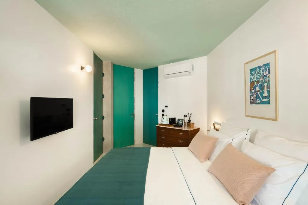 Double or Twin DELUXE ONE BED Room, Covelo The Original Rooms And Suites, Porto