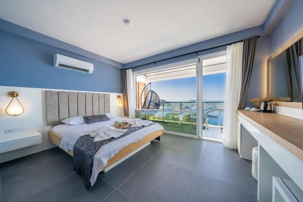 Room, Un Amor Hotel, Dalaman