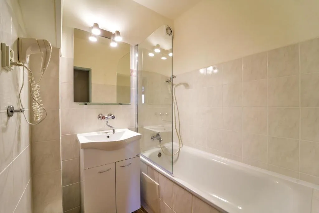 SINGLE STANDARD Room, Charles Central, Prague