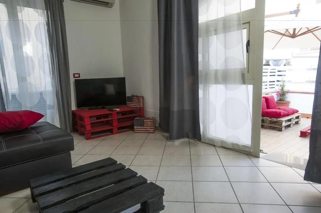 Room, City Pompei Accommodations, Naples