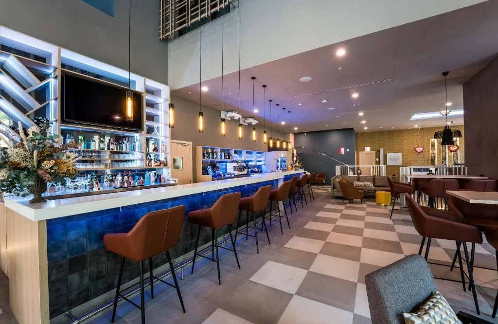 Bar, Leonardo Royal Hotel Barcelona Fira, Barcelona
