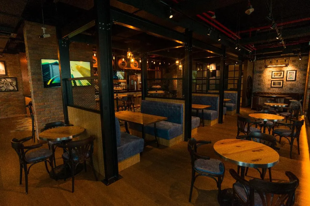 Bar, Premier Inn International Airport, Dubai