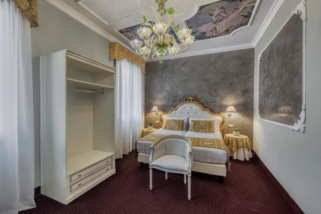 TWIN SUPERIOR Room, Pausania, Venice
