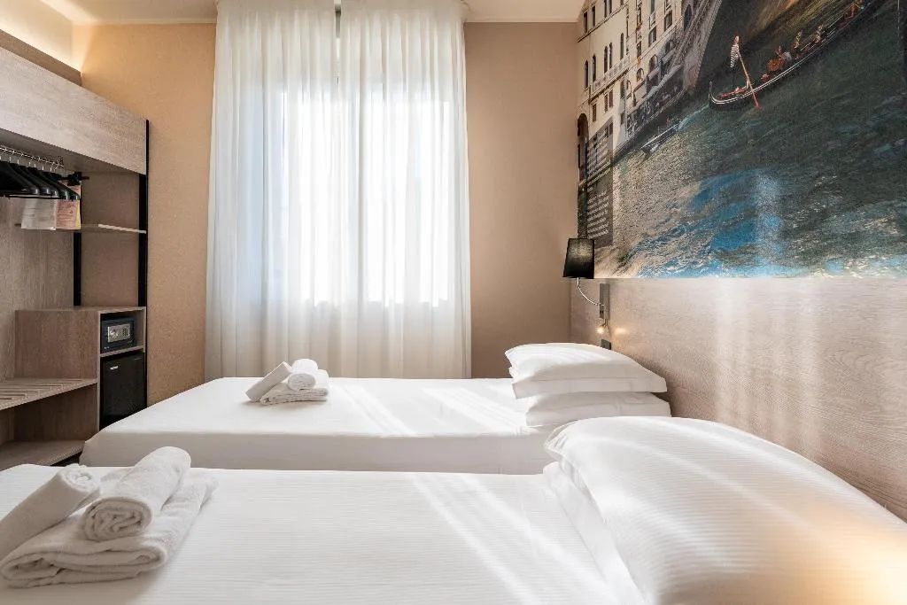 Room KING SIZE BED Room, Jet Hotel, Sure Hotel Collection by Best Western, Milan