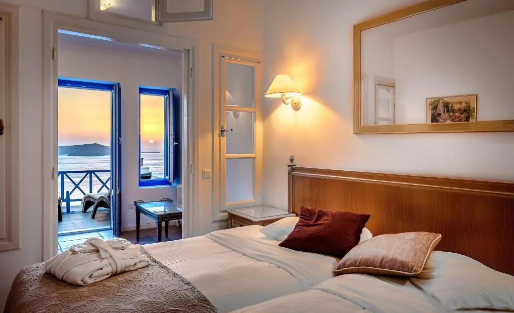 Room, Golden Grey Goose, Santorini