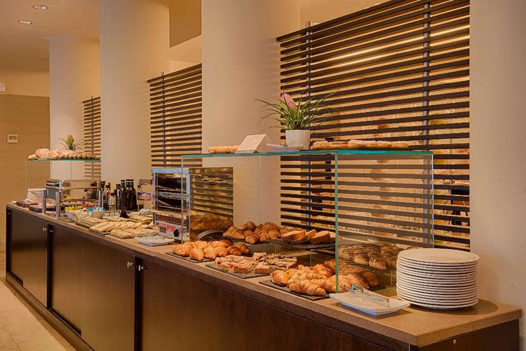Restaurant, NH Linate, Milan