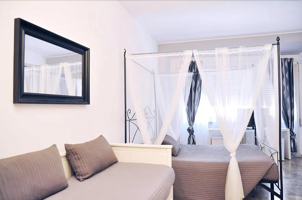 Room, Ideal B&B, Rome