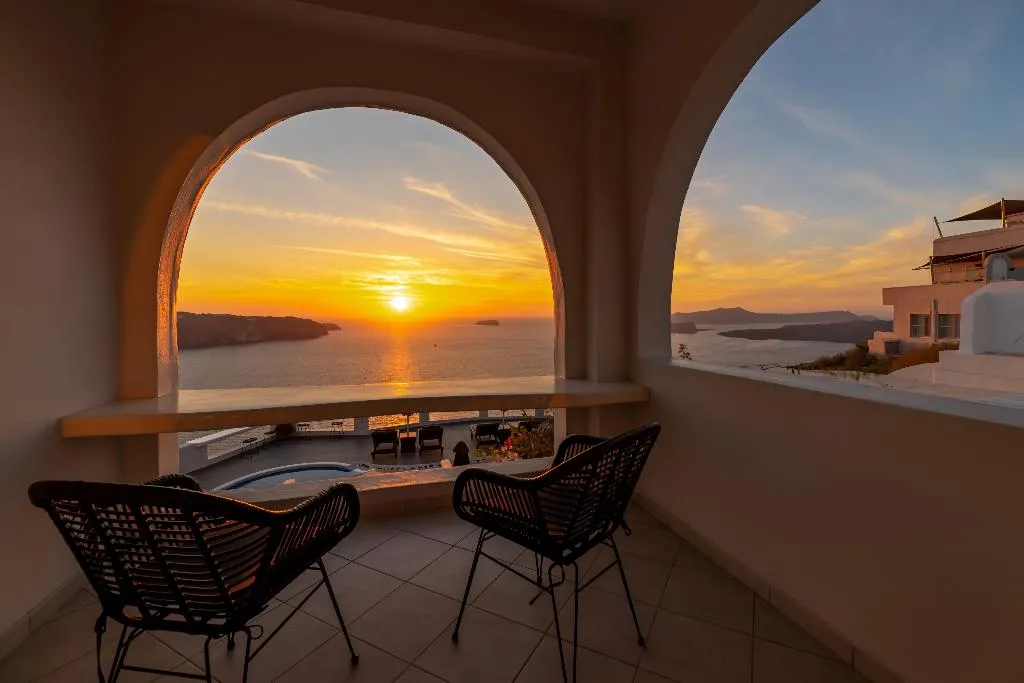 SUITE WITH VIEWS Room, Athermi Suites, Santorini