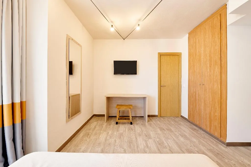TRIPLE STANDARD Room, tent Torremolinos, Costa Del Sol