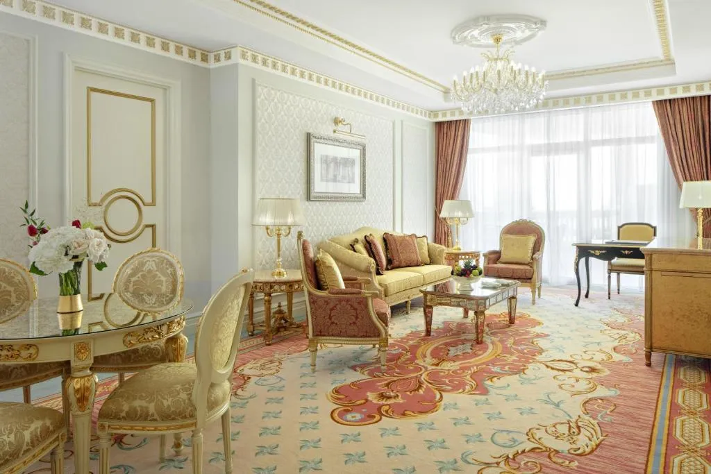 SUITE PREMIER ONE BEDROOM Room, Raffles The Palm Dubai, Dubai