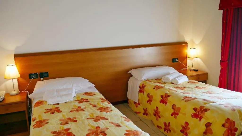 Room, Hotel Vajont, Venice